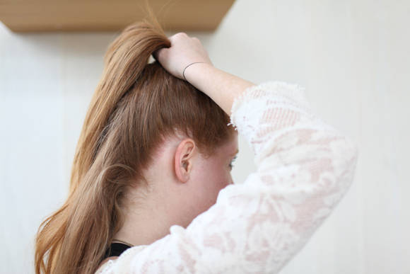 Illusion de cheveux très longs sans extension