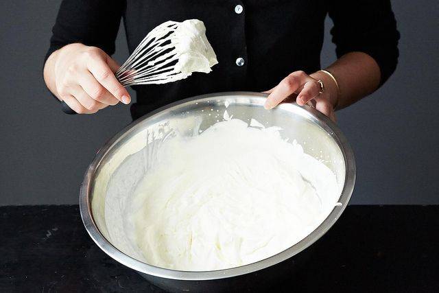 Gâteau sans cuisson avec seulement trois ingrédients