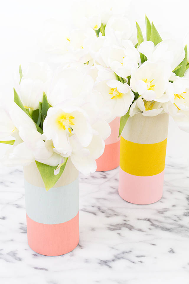 Personnaliser un vase avec une feuille de bois