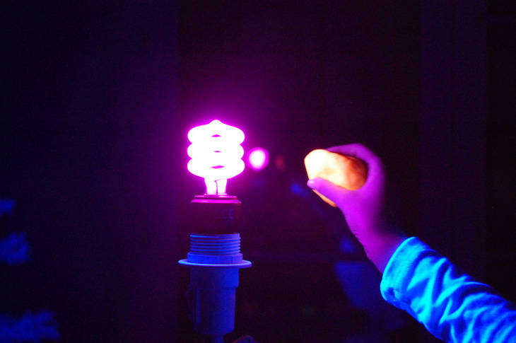 Pâte à modeler phosphorescente