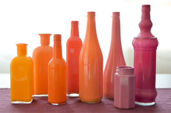 Transformer des bouteilles de verre en vases décoratifs