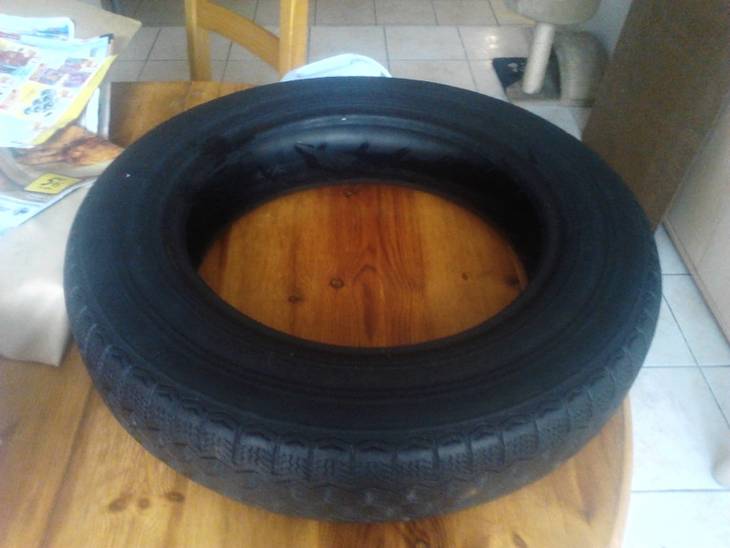 Pouf à partir d'un pneu recyclé
