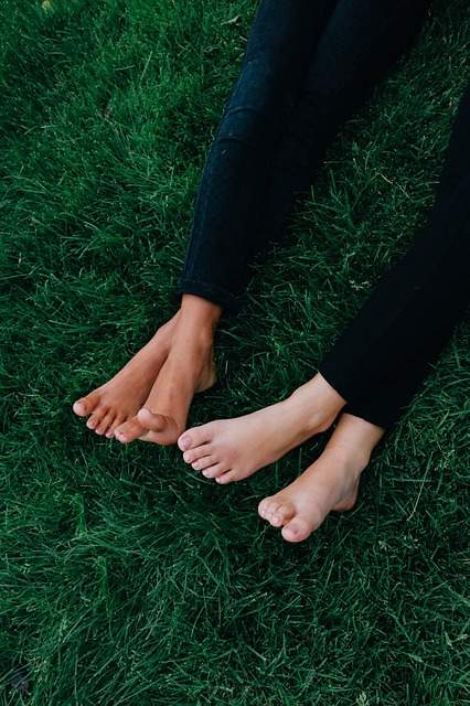 pieds sains avec des ongles sans mycoses