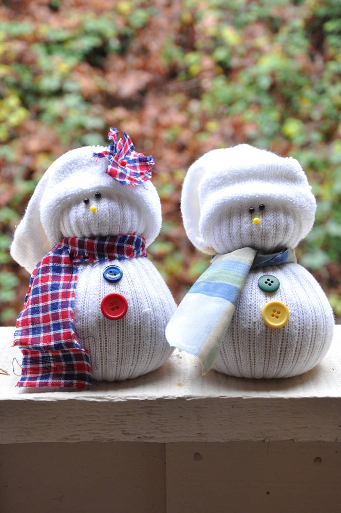 Bonhommes de neige avec des chaussettes