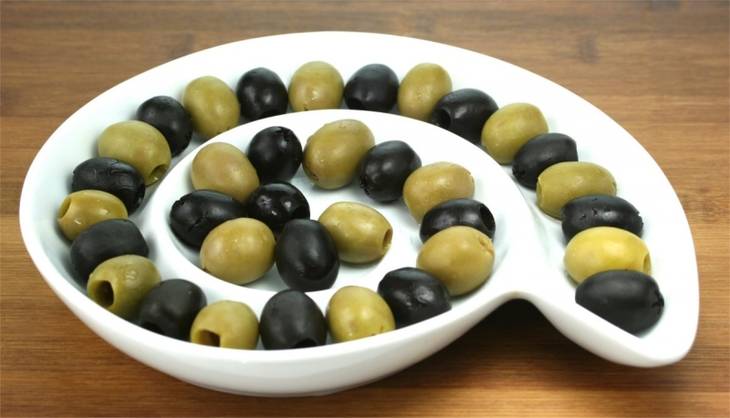 Dénoyauter les olives sans dénoyauteur