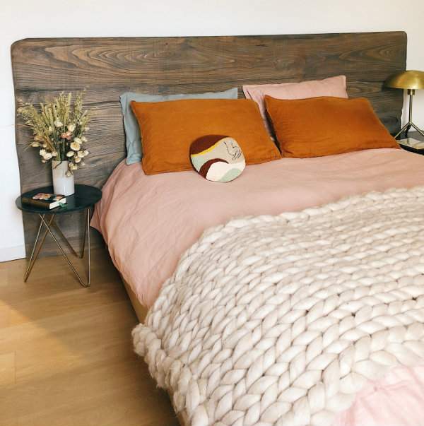 Tête de lit en bois