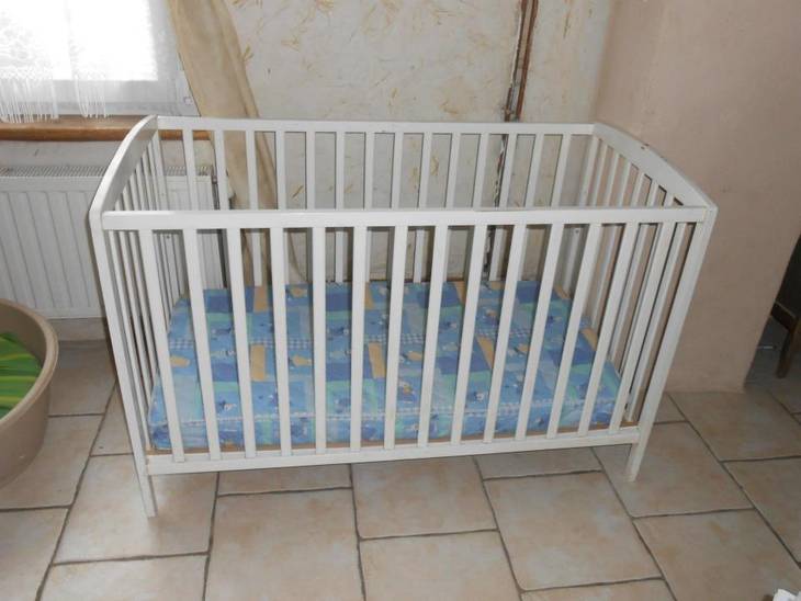 Transformation d'un lit bébé en couchette pour chien