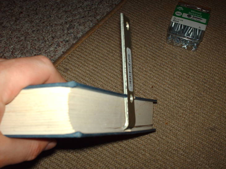 Etagère de livres invisible