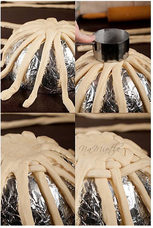 Modeler la pâte pour fabriquer un panier pour Pâques