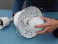 Transformer une passoire en lampe de cuisine