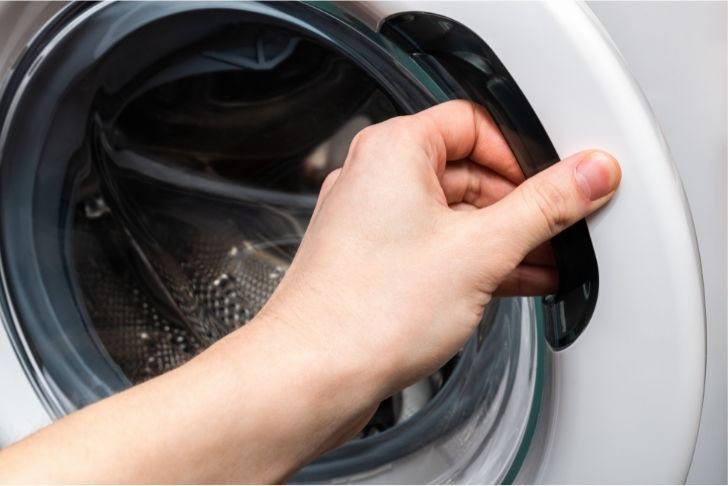 Comment débloquer le hublot de la machine à laver facilement