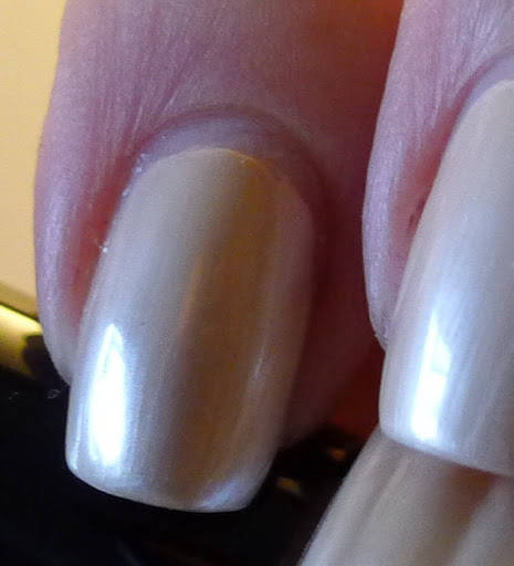 Réparer un ongle cassé avec un sachet de thé