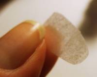 Réparer un ongle cassé avec un sachet de thé