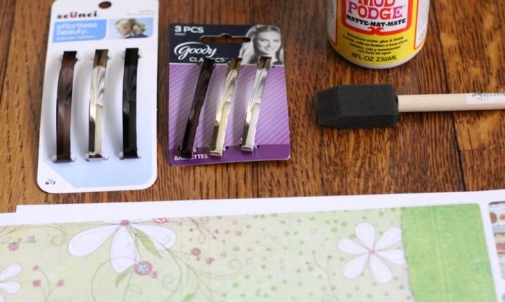 Barrettes à cheveux relookées avec du papier scrapbooking
