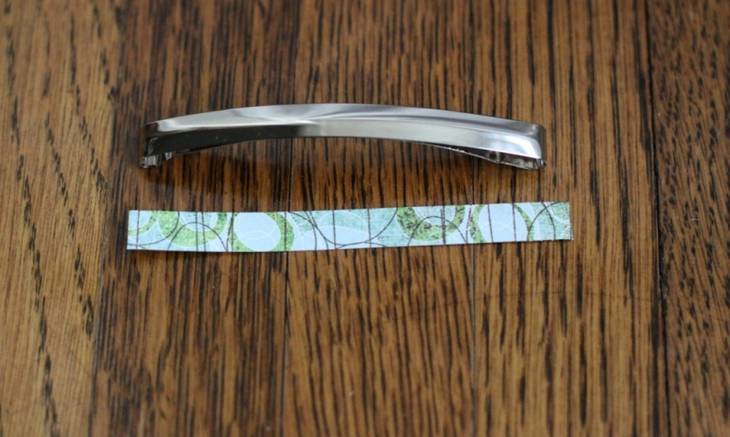 Barrettes à cheveux relookées avec du papier scrapbooking