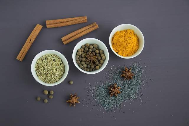 épices de la digestion anis, fenouil en grain, cumin, cannelle