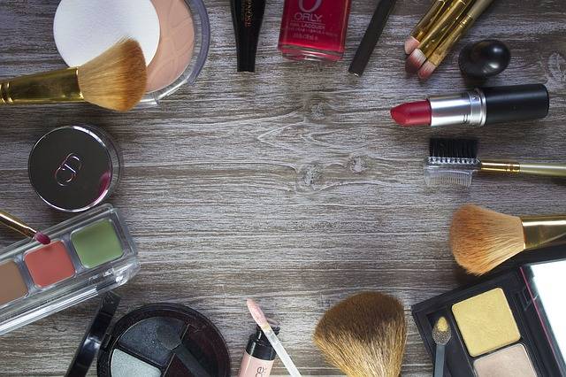 Astuces pour ne plus tomber en panne de maquillage