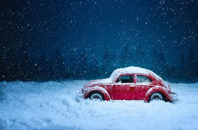 Voiture das la neige