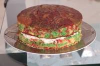Gâteau de fête rouge et vert