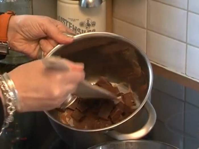 faire fondre le chocolat à feu doux