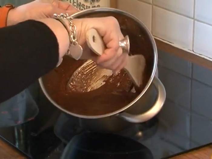 faire épaissir la pâte à tartiner sur feu doux