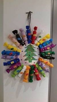 Couronne calendrier de l'avent en rouleaux de papier toilette