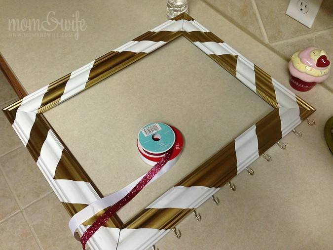 Rangement mural pour les accessoires pour cheveux