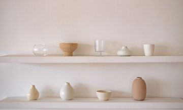 5 méthodes pour fixer une étagère sans percer