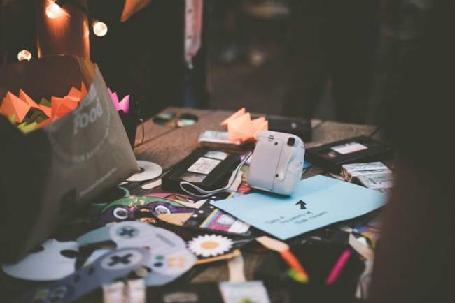 Paperasse et objets de tout genre en désordre
