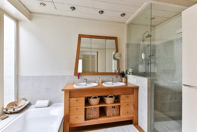 salle de bain rangée et propre
