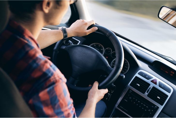 Comment nettoyer le pare-brise de sa voiture ?