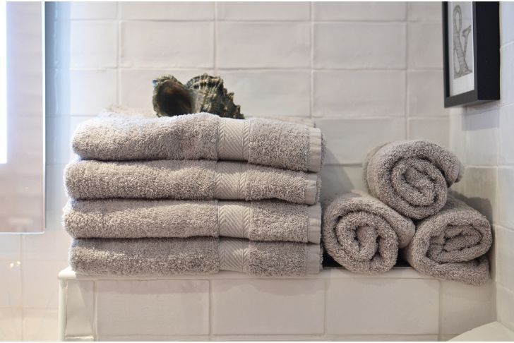 Comment éliminer l'odeur de moisi sur les serviettes de bain ?