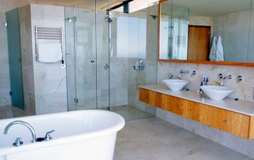 10 Astuces incontournables pour aménager une salle de bain