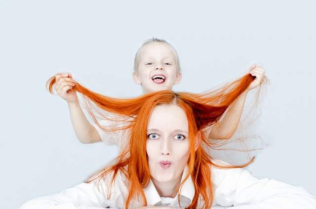 maman et enfant pas sage