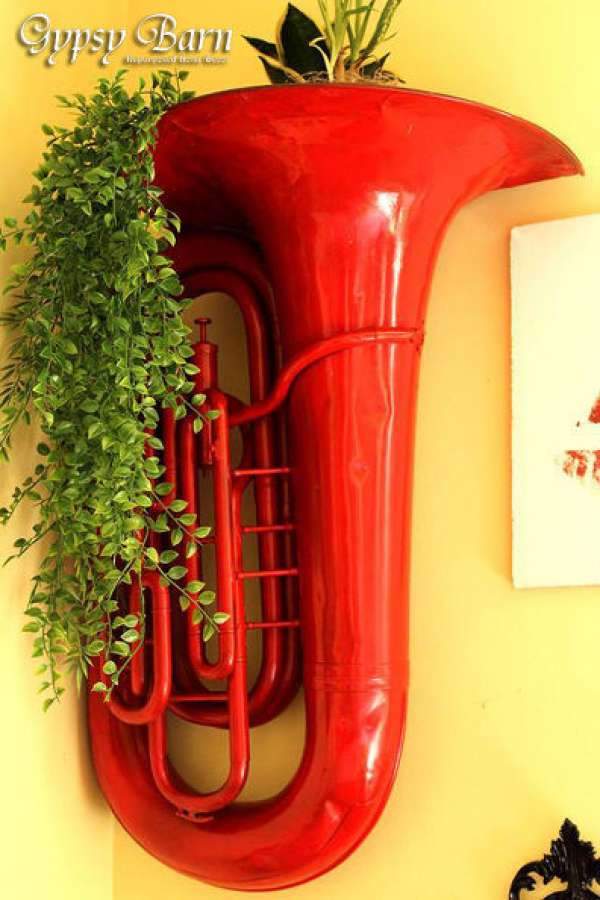 Ce beau tuba rouge deviendra la star de votre décoration