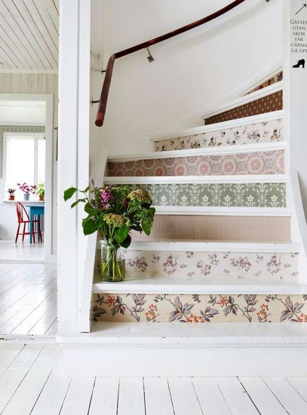 Recycler ses chutes de papier peint pour créer des escaliers originaux