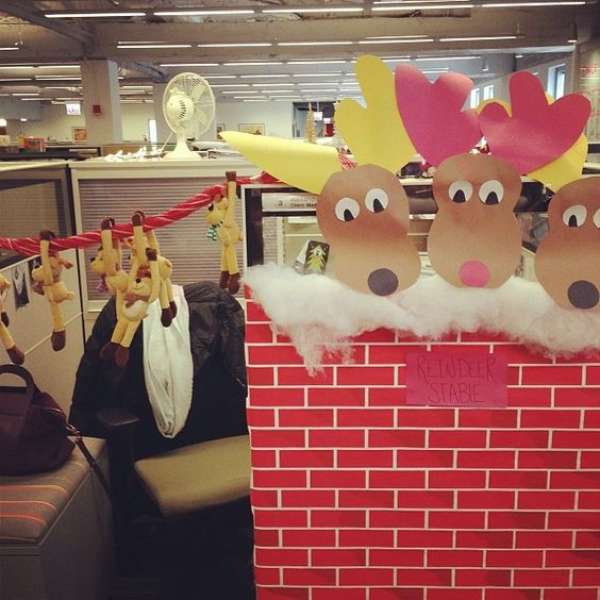 Bureau décoré avec les rennes du Père Noël