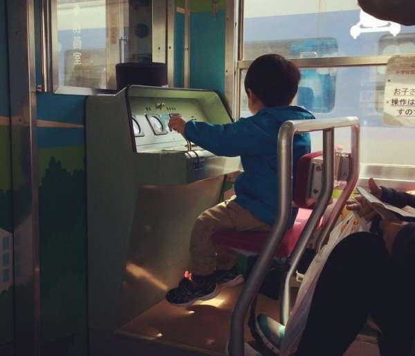 Siège pour enfant dans un train au Japon