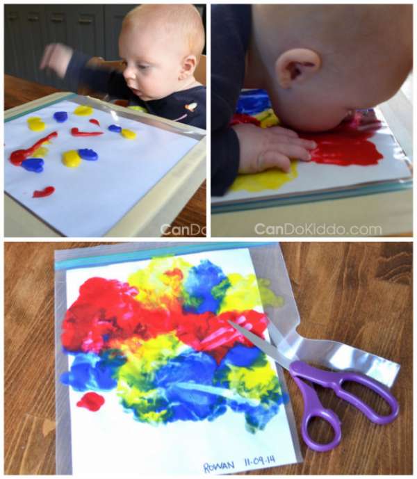 Peinture propre pour bébé avec du papier et de la peinture dans un sac congélation