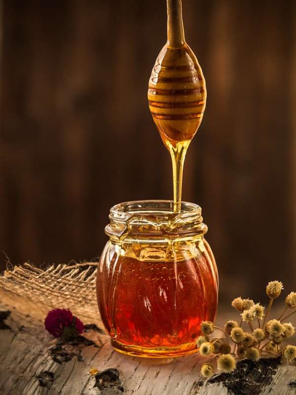 Le miel contre les inflammations de la peau et de la gorge