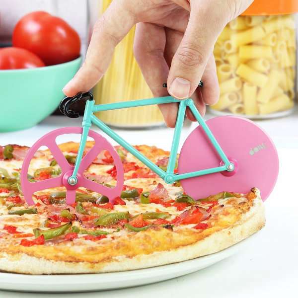 Coupe pizza rigolo en forme de vélo
