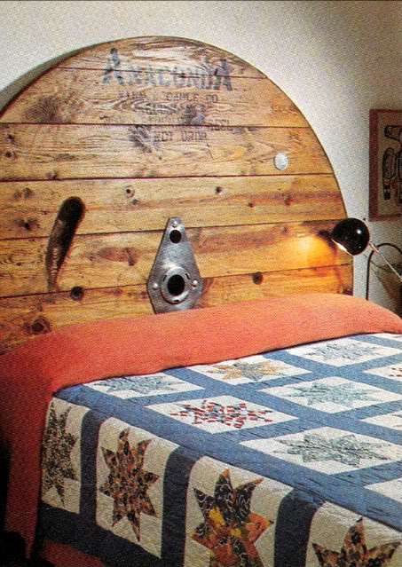 Touret transformé en tête de lit originale