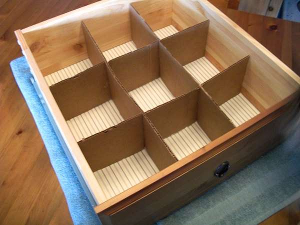 Organiser vos tiroirs avec un diviseur en carton