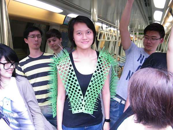 Utilisez ce gilet pour protéger votre espace personnel dans le métro