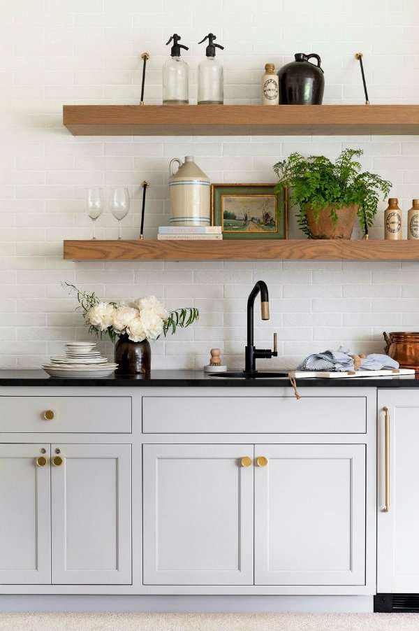 Décorez votre cuisine avec des couleurs naturelles pour changer du blanc