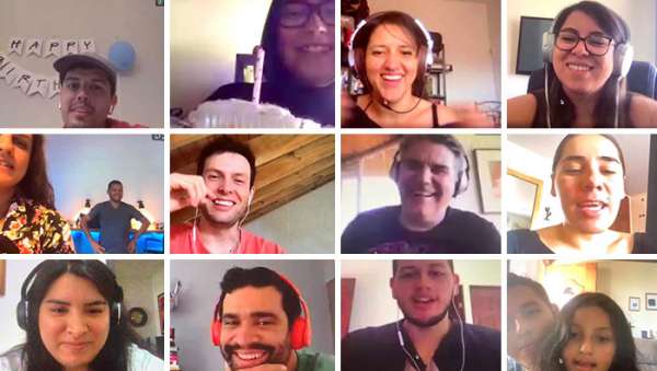 Cette équipe fête l'anniversaire de leur collègue en vidéo-conférence