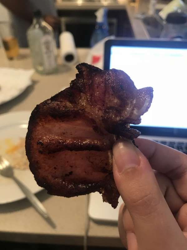 Un morceau de viande qui prend la forme d'un cochon