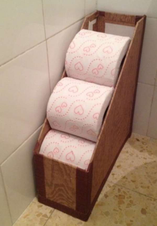 Un rangement pour le papier toilette
