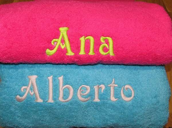 Des serviettes de bain personnalisées avec votre nom