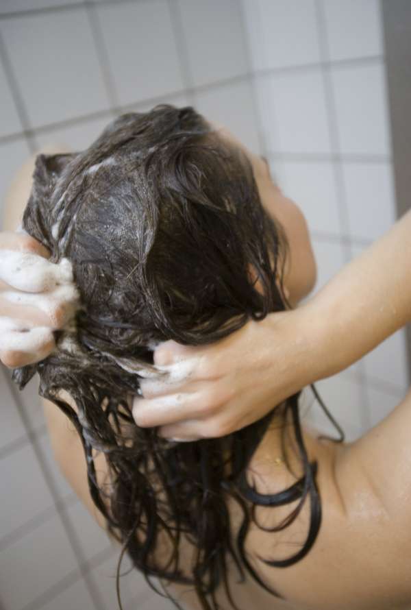 Rinçage pour faire briller les cheveux